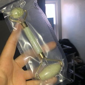 Jade roller